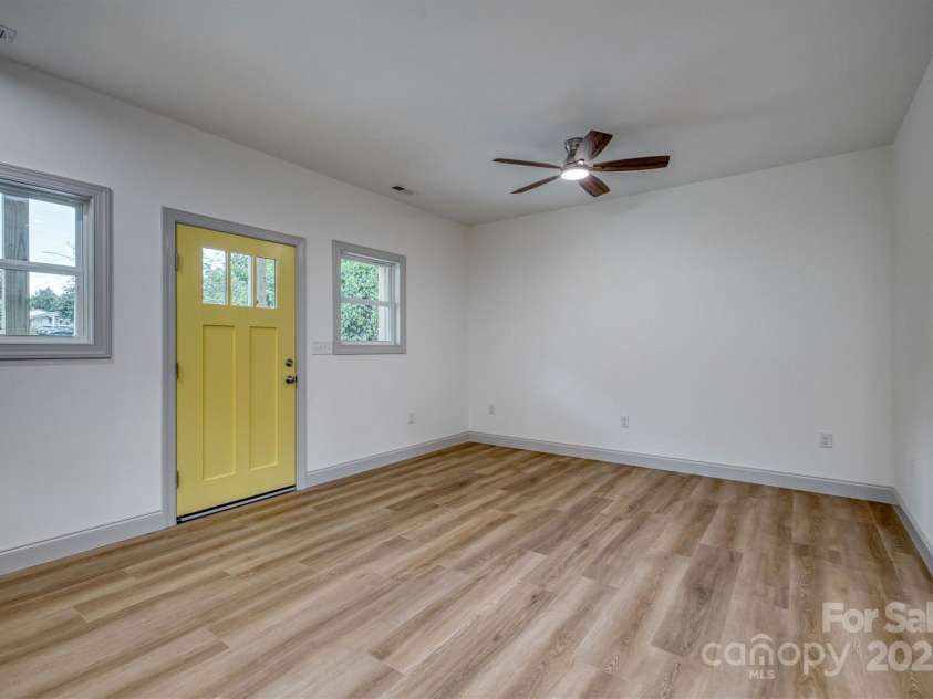 216 Stephens Drive, Morganton, NC 28655.  MLS# CAR4271572, YatesRealty ID 22183. Living Room