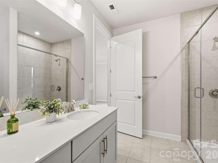 9534 Liberty Hill Drive, Mint Hill, NC 28227.  MLS# CAR4378048, YatesRealty ID 22183. Full Bathroom for Generational Suite