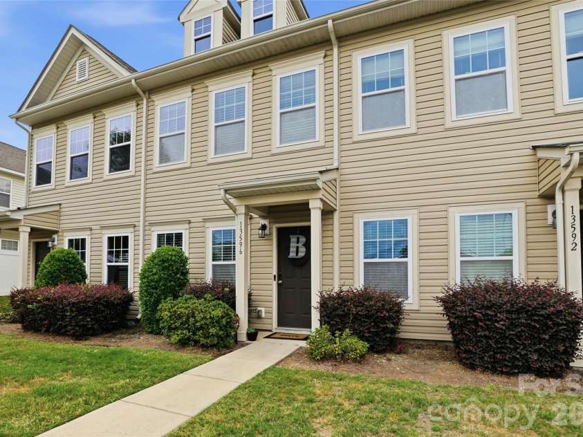 13596 Calloway Glen Drive, Charlotte, NC 28273.  MLS# CAR4377859, YatesRealty ID 22184. 
