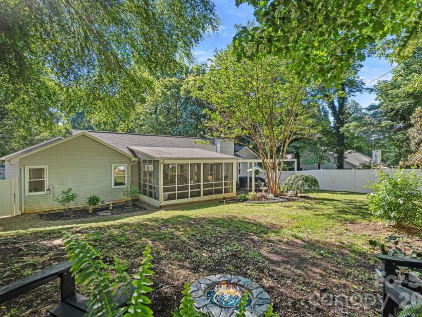 154 Quiet Cove Road, Mooresville, NC 28117.  MLS# CAR4377824, YatesRealty ID 22185. 