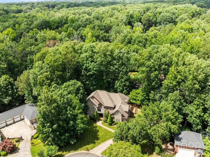 6565 Robin Hollow Drive, Mint Hill, NC 28227.  MLS# CAR4272800, YatesRealty ID 22185. 