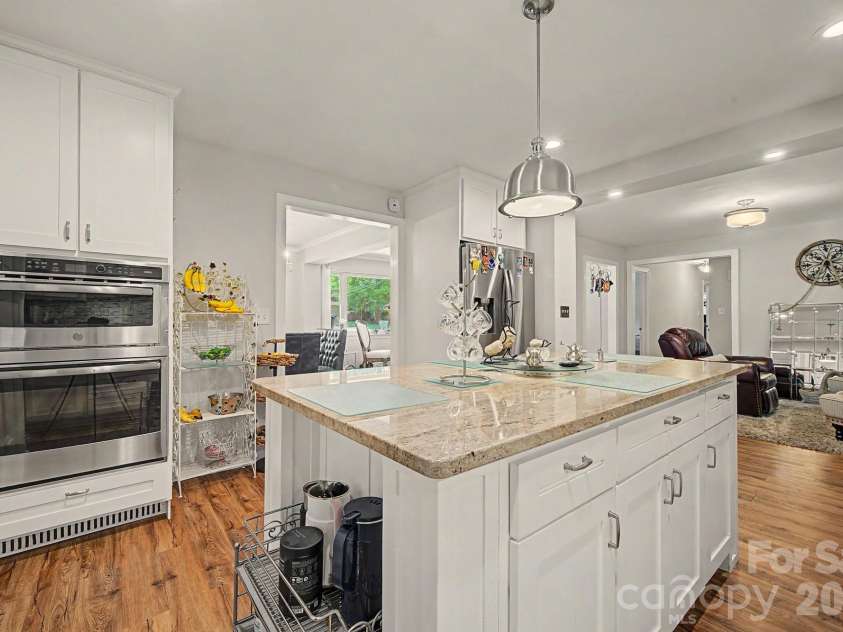 5127 Hoover Drive, Charlotte, NC 28269.  MLS# CAR4379482, YatesRealty ID 22186. 