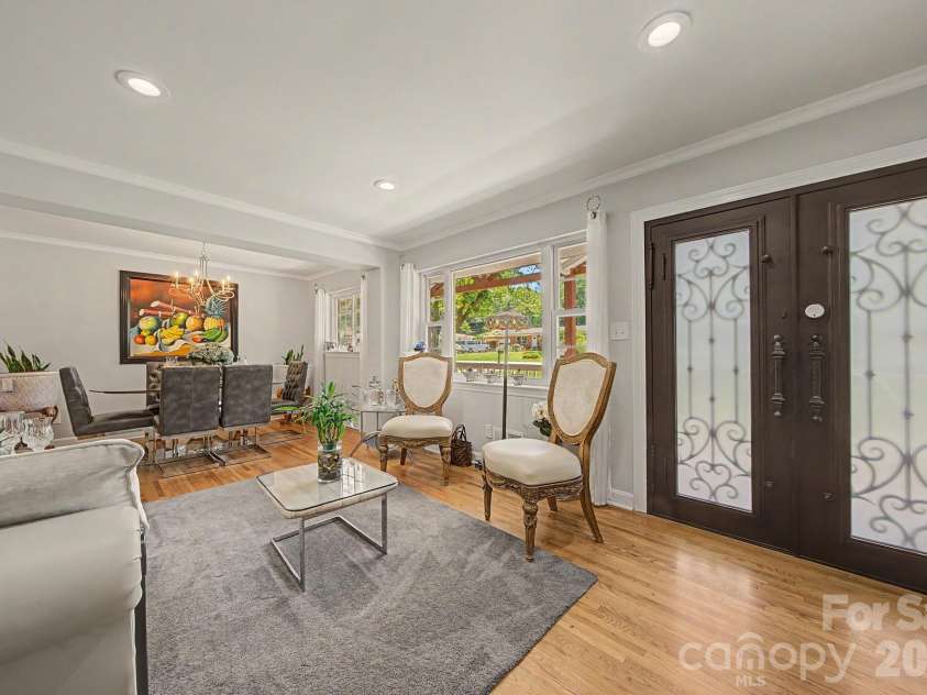 5127 Hoover Drive, Charlotte, NC 28269.  MLS# CAR4379482, YatesRealty ID 22186. 