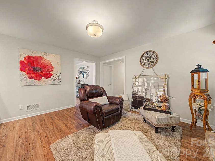 5127 Hoover Drive, Charlotte, NC 28269.  MLS# CAR4379482, YatesRealty ID 22186. 