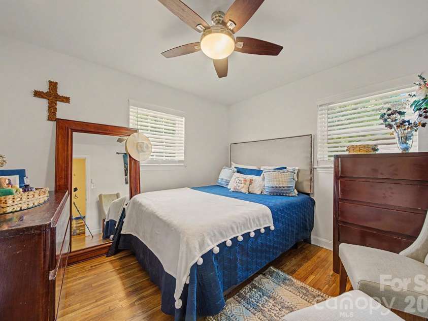5127 Hoover Drive, Charlotte, NC 28269.  MLS# CAR4379482, YatesRealty ID 22186. 