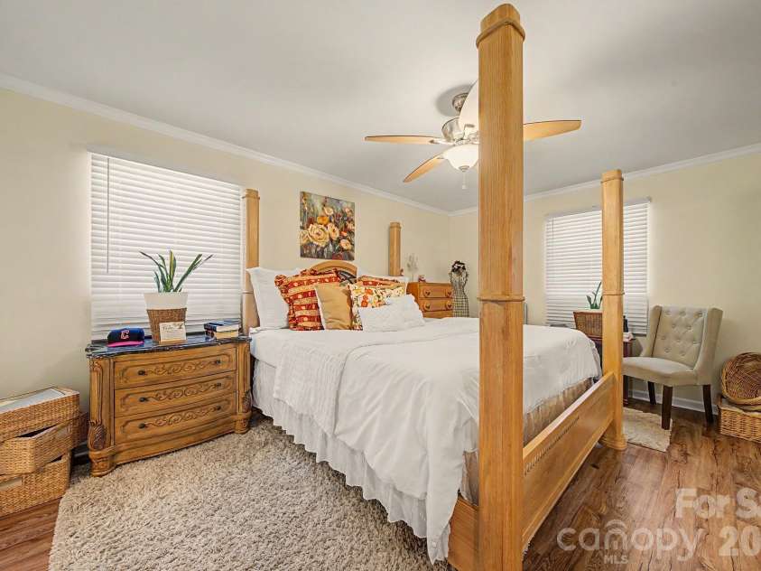 5127 Hoover Drive, Charlotte, NC 28269.  MLS# CAR4379482, YatesRealty ID 22186. 