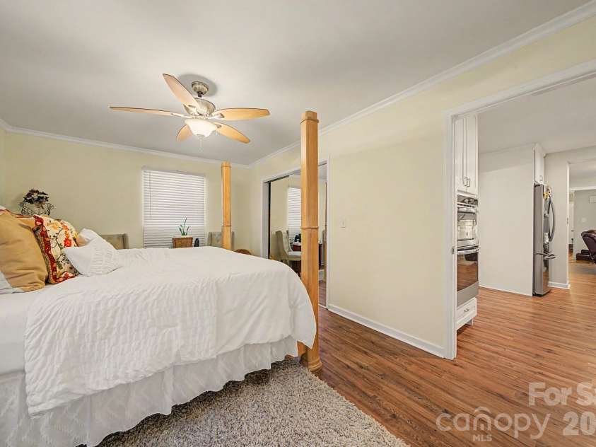 5127 Hoover Drive, Charlotte, NC 28269.  MLS# CAR4379482, YatesRealty ID 22186. 