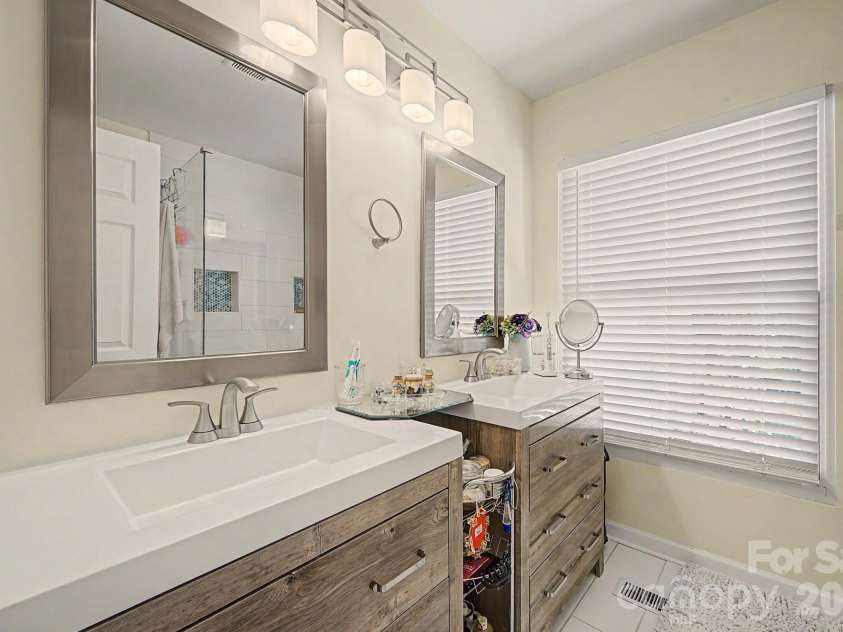5127 Hoover Drive, Charlotte, NC 28269.  MLS# CAR4379482, YatesRealty ID 22186. 