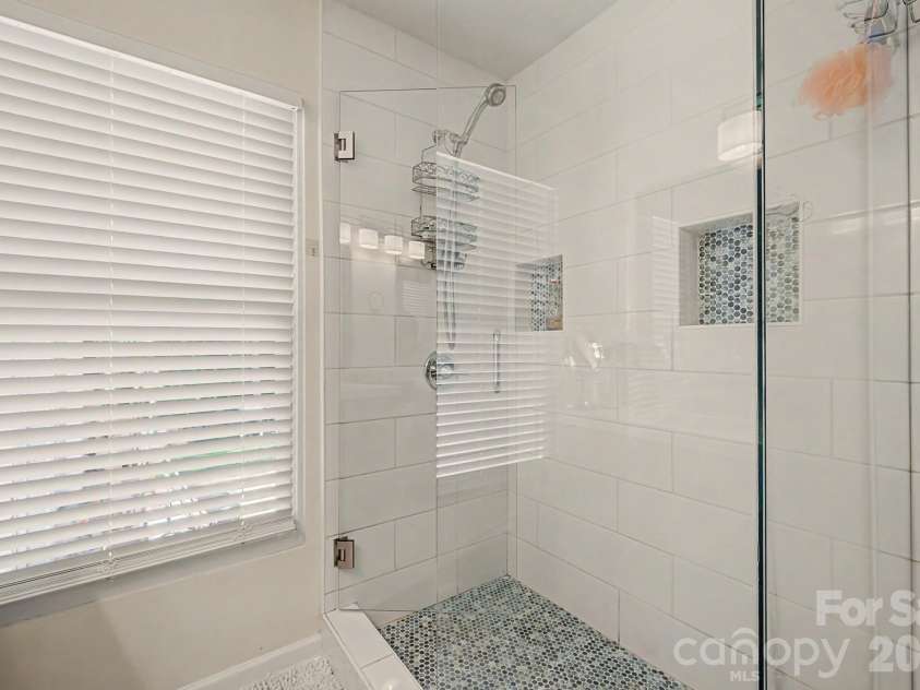5127 Hoover Drive, Charlotte, NC 28269.  MLS# CAR4379482, YatesRealty ID 22186. 