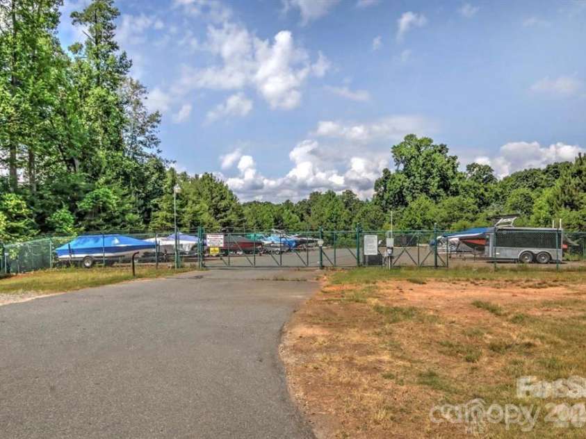146 Comata Road, Mooresville, NC 28117.  MLS# CAR4380267, YatesRealty ID 22187. Boat Storage