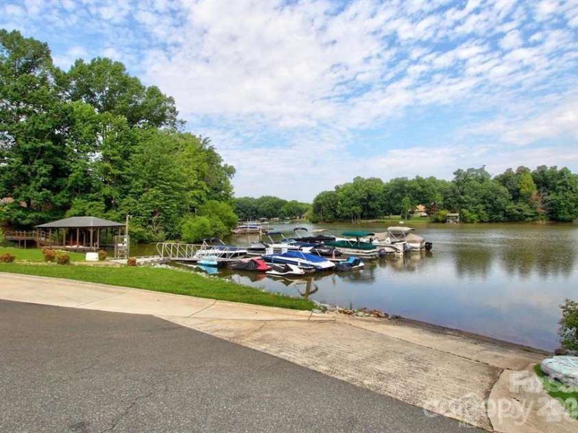 146 Comata Road, Mooresville, NC 28117.  MLS# CAR4380267, YatesRealty ID 22187. Community Lake Access