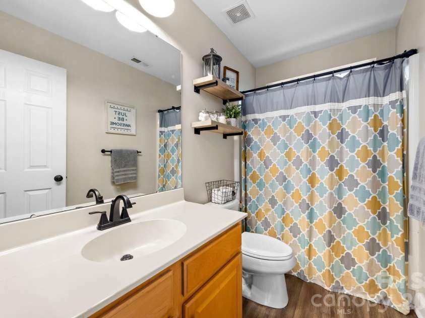 146 Comata Road, Mooresville, NC 28117.  MLS# CAR4380267, YatesRealty ID 22187. Hallway Bathroom 2nd Floor
