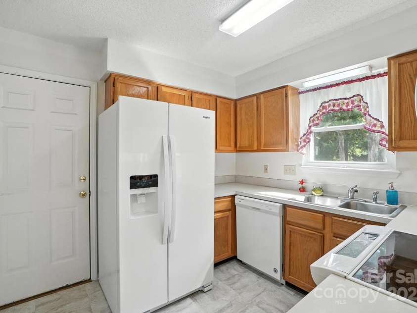 8529 Indian Summer Trail, Harrisburg, NC 28075.  MLS# CAR4273762, YatesRealty ID 22187. 