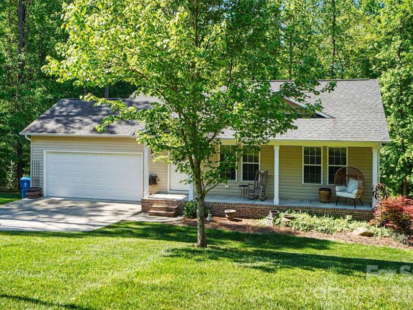 7250 Empire Drive, Mount Pleasant, NC 28124.  MLS# CAR4379274, YatesRealty ID 22188. 