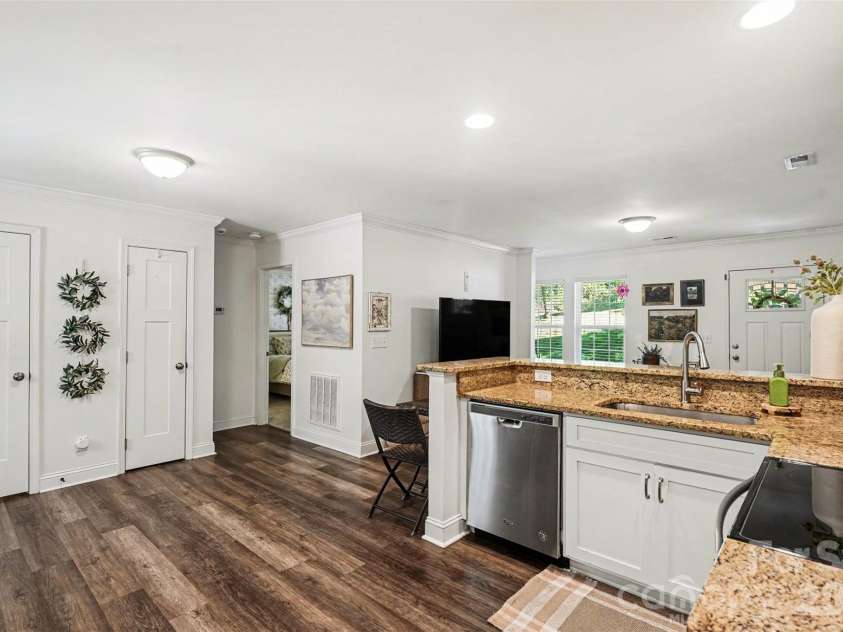 7250 Empire Drive, Mount Pleasant, NC 28124.  MLS# CAR4379274, YatesRealty ID 22188. 
