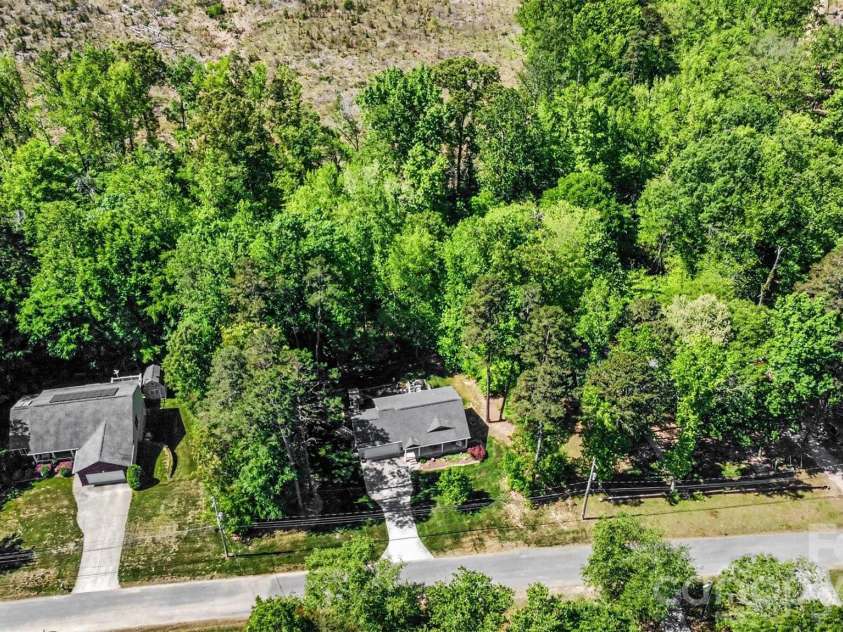 7250 Empire Drive, Mount Pleasant, NC 28124.  MLS# CAR4379274, YatesRealty ID 22188. 