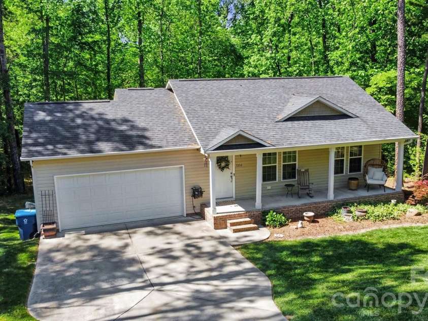 7250 Empire Drive, Mount Pleasant, NC 28124.  MLS# CAR4379274, YatesRealty ID 22188. 