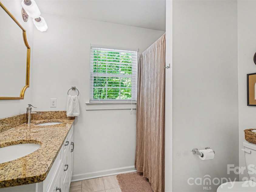7250 Empire Drive, Mount Pleasant, NC 28124.  MLS# CAR4379274, YatesRealty ID 22188. Primary bathroom