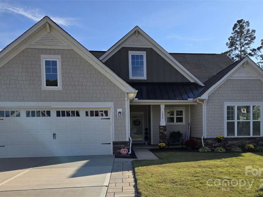 1224 Dali Boulevard, Mount Holly, NC 28120.  MLS# CAR4274726, YatesRealty ID 22189. 1224 Dali Blvd-Welcome Home!