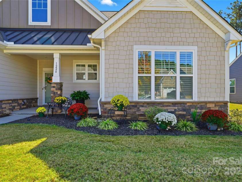 1224 Dali Boulevard, Mount Holly, NC 28120.  MLS# CAR4274726, YatesRealty ID 22189. Front view of 1224 Dali Blvd.
