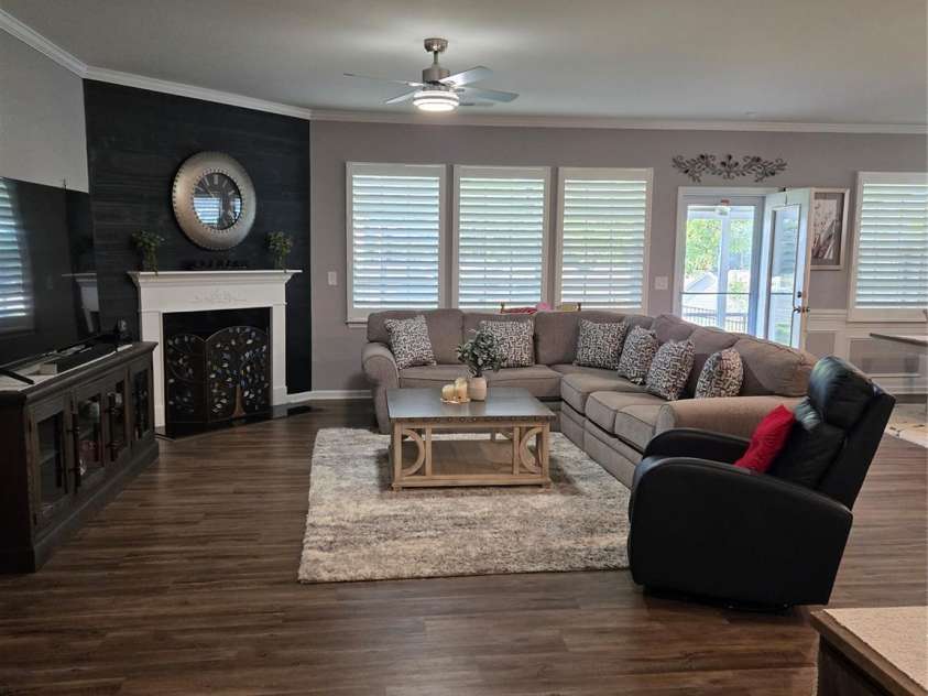 1224 Dali Boulevard, Mount Holly, NC 28120.  MLS# CAR4274726, YatesRealty ID 22189. Living Room view