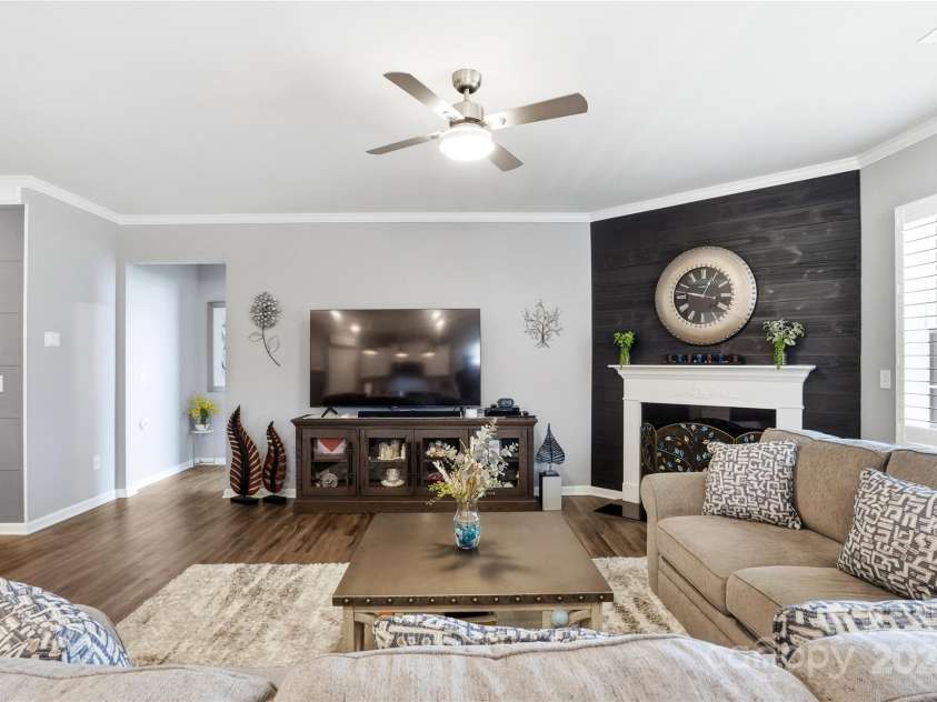 1224 Dali Boulevard, Mount Holly, NC 28120.  MLS# CAR4274726, YatesRealty ID 22189. Living Room view