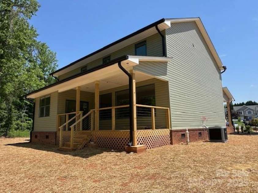 1906 Maius Drive, Conover, NC 28613.  MLS# CAR4231419, YatesRealty ID 2219. 