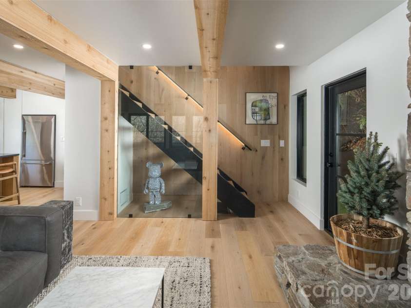 206 Tsisdvna Lane, Brevard, NC 28712.  MLS# CAR4334880, YatesRealty ID 2219. Floating Staircase