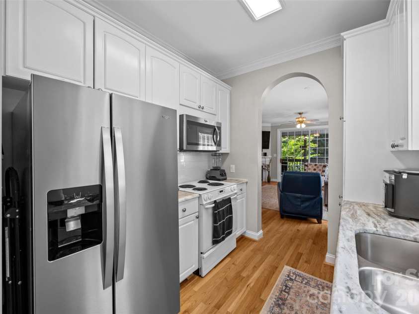 1261 Charlotte Avenue, Rock Hill, SC 29732.  MLS# CAR4374213, YatesRealty ID 22190. Kitchen