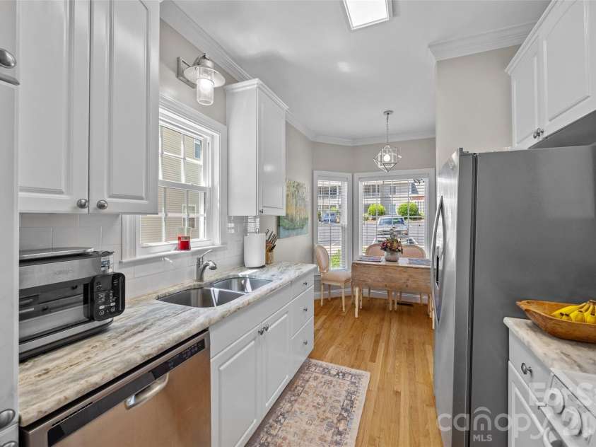1261 Charlotte Avenue, Rock Hill, SC 29732.  MLS# CAR4374213, YatesRealty ID 22190. Kitchen