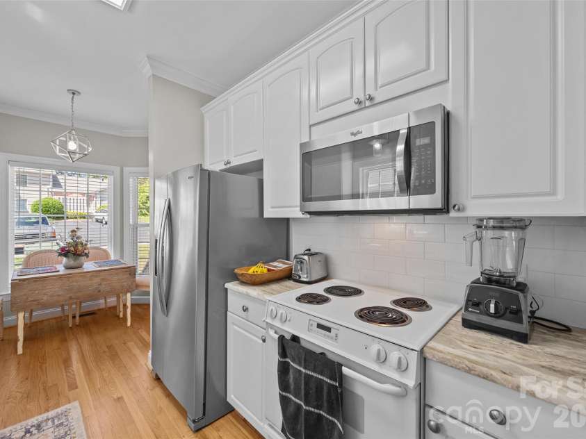 1261 Charlotte Avenue, Rock Hill, SC 29732.  MLS# CAR4374213, YatesRealty ID 22190. Kitchen