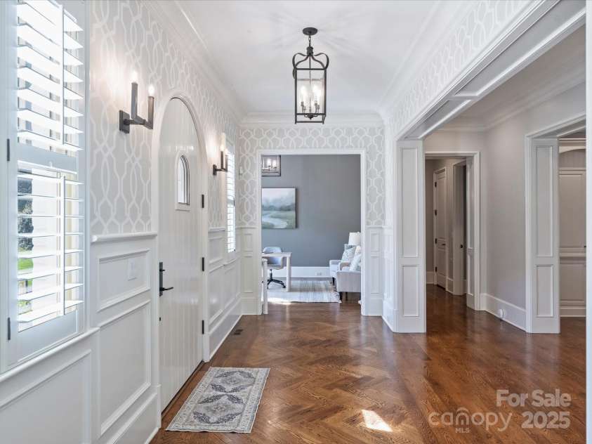 6314 Saint Stephen Lane, Charlotte, NC 28210.  MLS# CAR4272179, YatesRealty ID 22190. Foyer