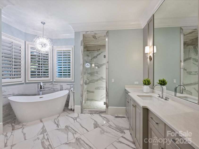 6314 Saint Stephen Lane, Charlotte, NC 28210.  MLS# CAR4272179, YatesRealty ID 22190. Primary Bathroom