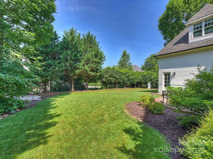 6314 Saint Stephen Lane, Charlotte, NC 28210.  MLS# CAR4272179, YatesRealty ID 22190. Rear Yard