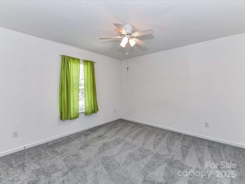 1124 Hunter Street, Statesville, NC 28677.  MLS# CAR4255568, YatesRealty ID 22191. 
