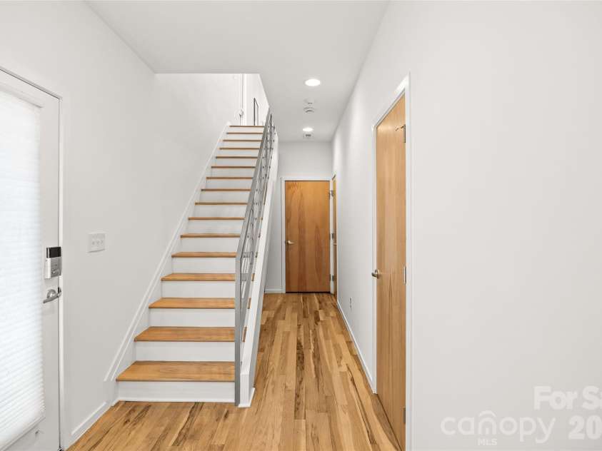 918 Greenleaf Avenue, Charlotte, NC 28202.  MLS# CAR4382252, YatesRealty ID 22191. 