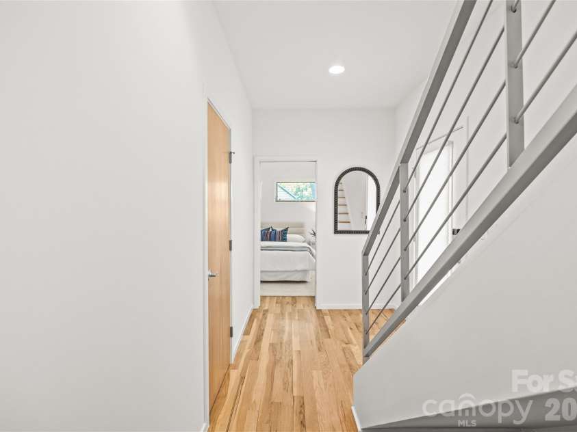 918 Greenleaf Avenue, Charlotte, NC 28202.  MLS# CAR4382252, YatesRealty ID 22191. 