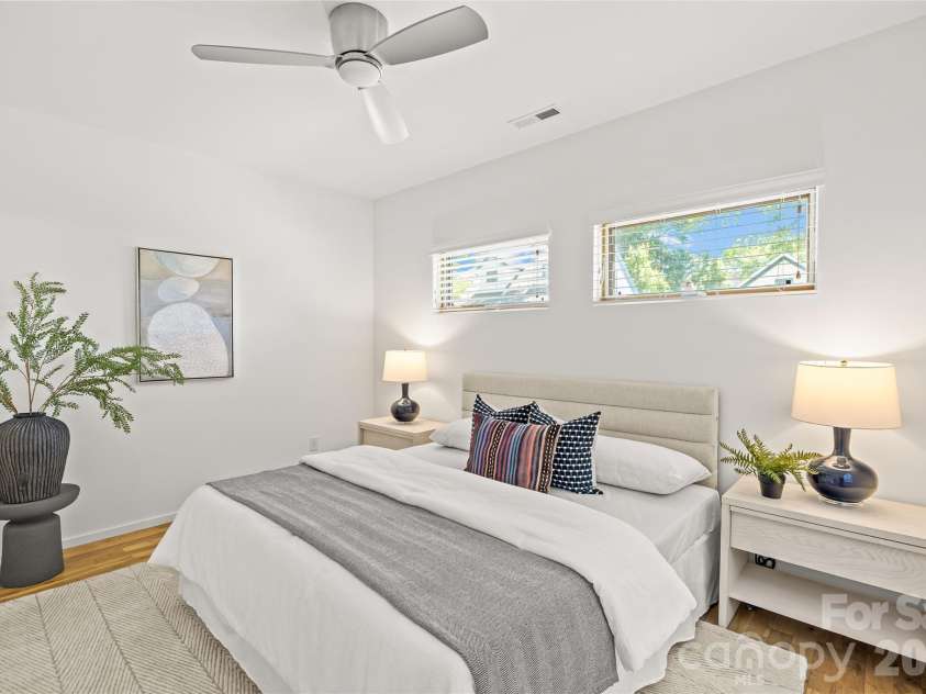 918 Greenleaf Avenue, Charlotte, NC 28202.  MLS# CAR4382252, YatesRealty ID 22191. 