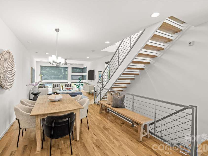 918 Greenleaf Avenue, Charlotte, NC 28202.  MLS# CAR4382252, YatesRealty ID 22191. 