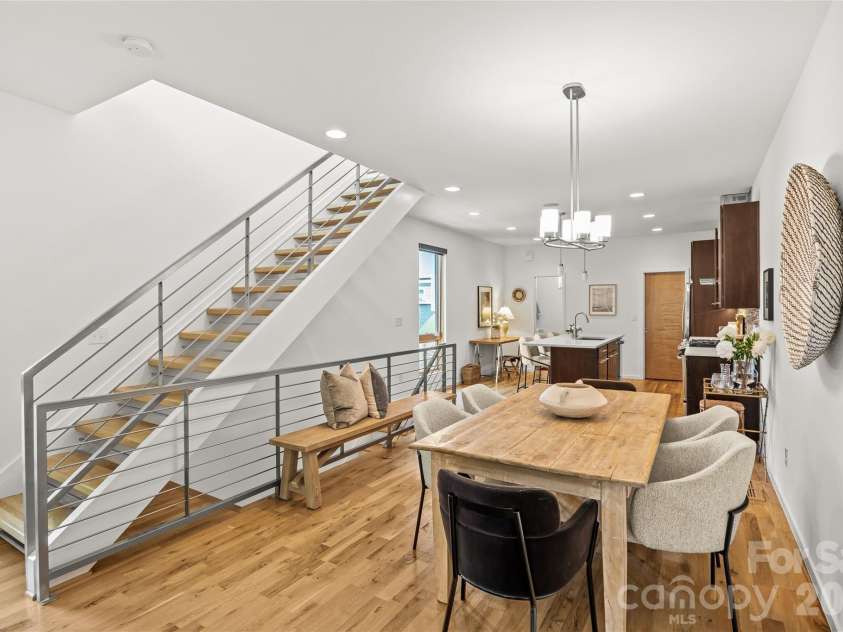 918 Greenleaf Avenue, Charlotte, NC 28202.  MLS# CAR4382252, YatesRealty ID 22191. 