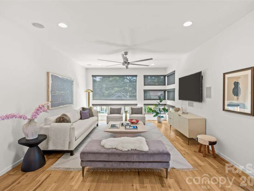 918 Greenleaf Avenue, Charlotte, NC 28202.  MLS# CAR4382252, YatesRealty ID 22191. 