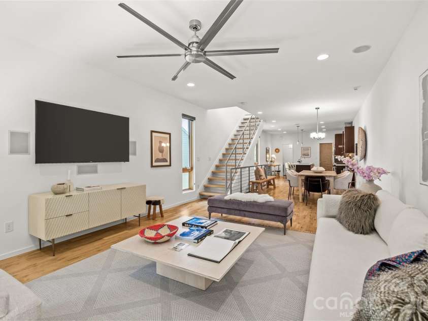 918 Greenleaf Avenue, Charlotte, NC 28202.  MLS# CAR4382252, YatesRealty ID 22191. 