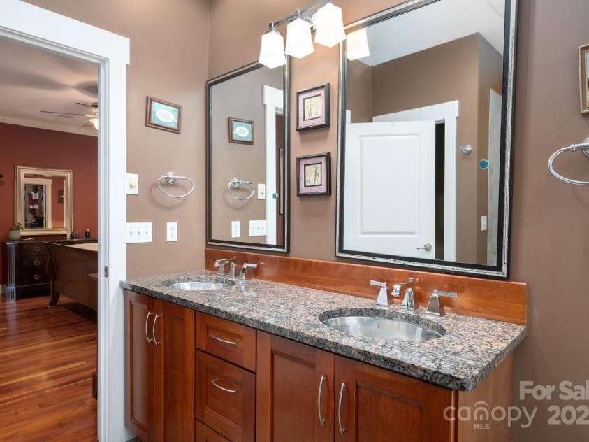 130 Black Oak Drive, Asheville, NC 28804.  MLS# CAR4186383, YatesRealty ID 22192. Primary Ensuite  with Dual Stainless Sinks and Granite Counters