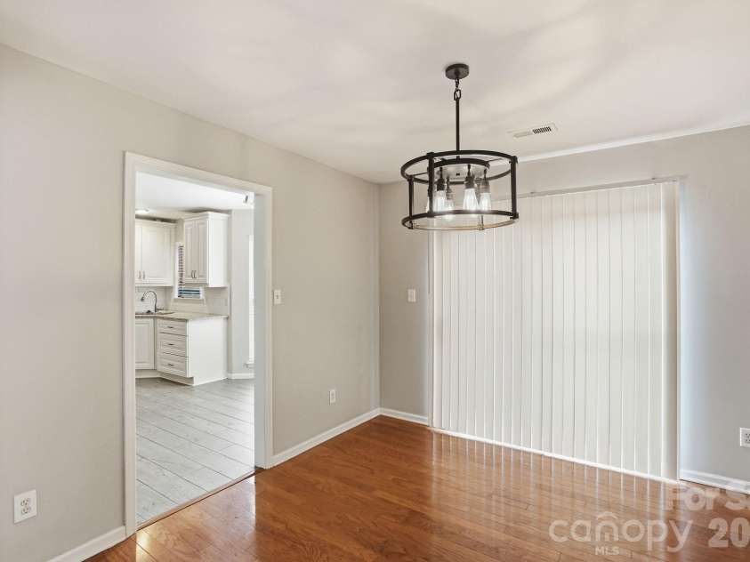 6914 Weirton Place, Charlotte, NC 28226.  MLS# CAR4379626, YatesRealty ID 22192. 