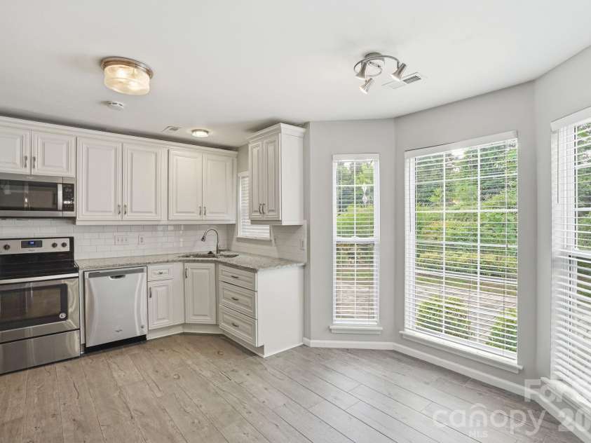 6914 Weirton Place, Charlotte, NC 28226.  MLS# CAR4379626, YatesRealty ID 22192. 