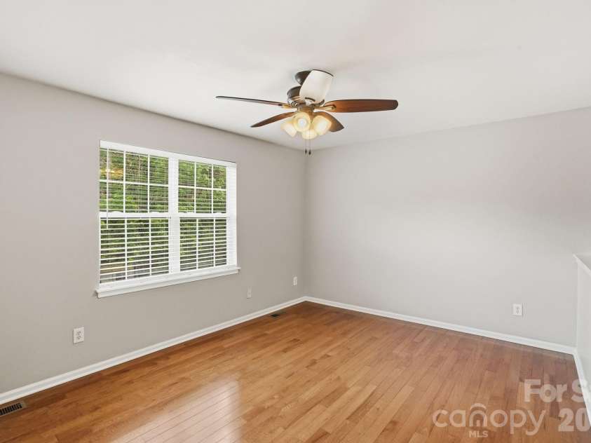 6914 Weirton Place, Charlotte, NC 28226.  MLS# CAR4379626, YatesRealty ID 22192. 