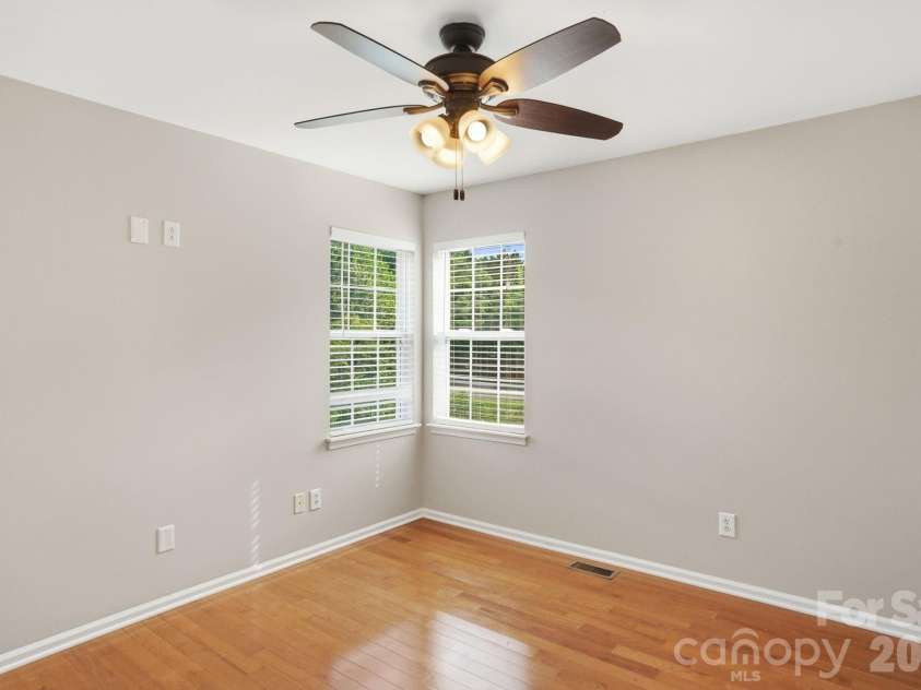 6914 Weirton Place, Charlotte, NC 28226.  MLS# CAR4379626, YatesRealty ID 22192. 