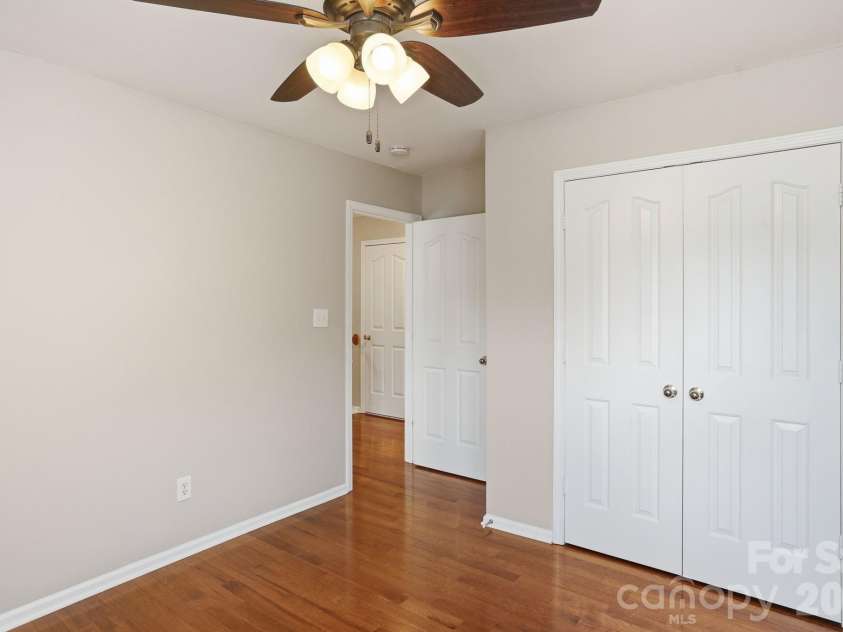 6914 Weirton Place, Charlotte, NC 28226.  MLS# CAR4379626, YatesRealty ID 22192. 