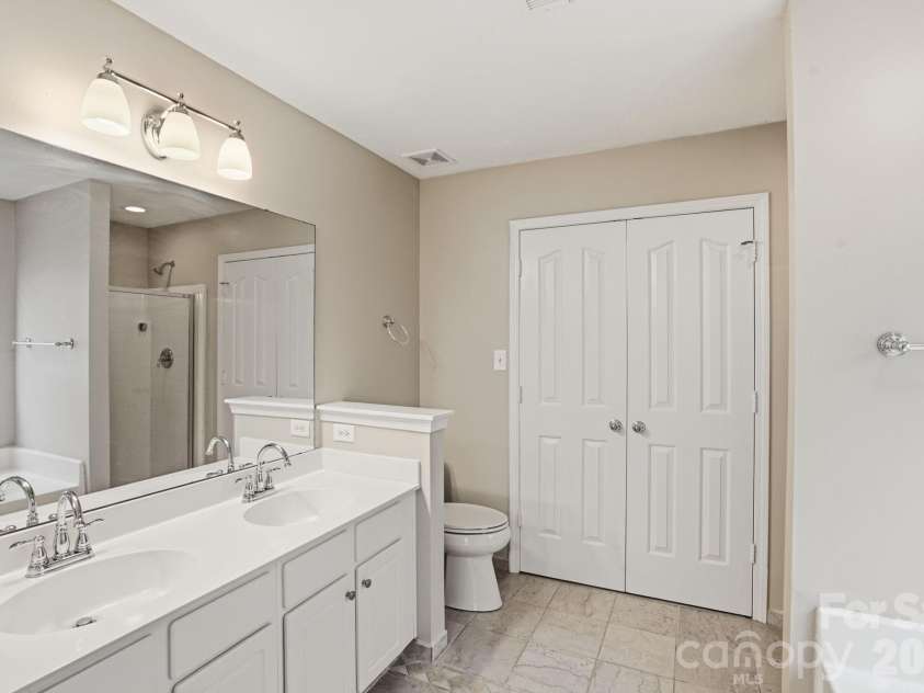 6914 Weirton Place, Charlotte, NC 28226.  MLS# CAR4379626, YatesRealty ID 22192. 