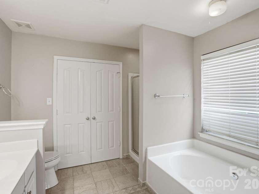 6914 Weirton Place, Charlotte, NC 28226.  MLS# CAR4379626, YatesRealty ID 22192. 
